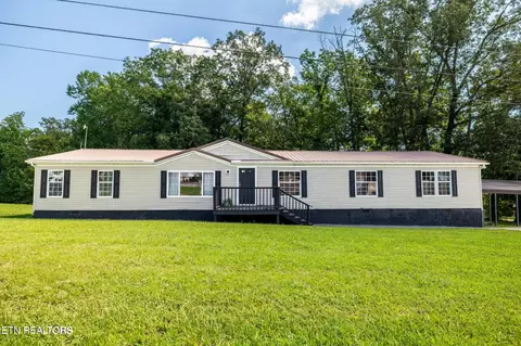 319 Deer Trail Dr, Dandridge, TN 37725