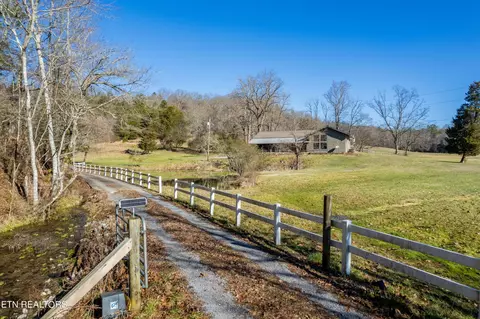 1355 Glover Rd, Rockford, TN 37853