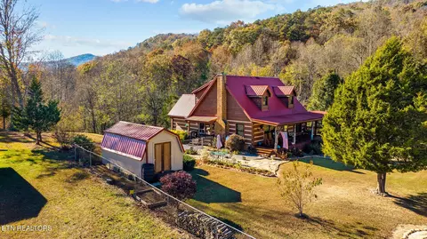 222 Flynn Rd, Walland, TN 37886