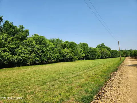 28 Blockhouse Rd, Maryville, TN 37803