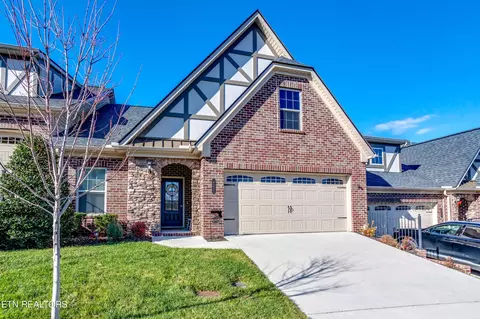 423 Sunny Springs Ln, Knoxville, TN 37922