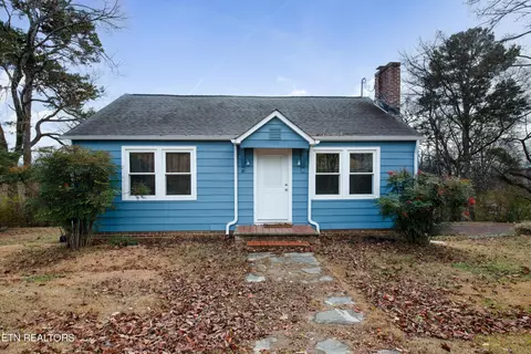 1300 Everett Ave, Maryville, TN 37804