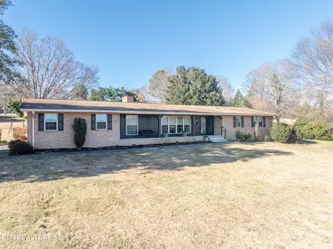 1827 Southwood Dr, Maryville, TN 37803