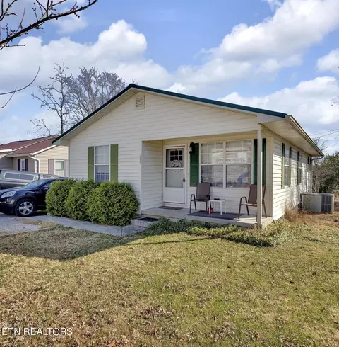 831 Rose Hill Dr, La Follette, TN 37766