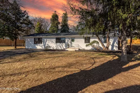 5201 Pryor Rd, Knoxville, TN 37921