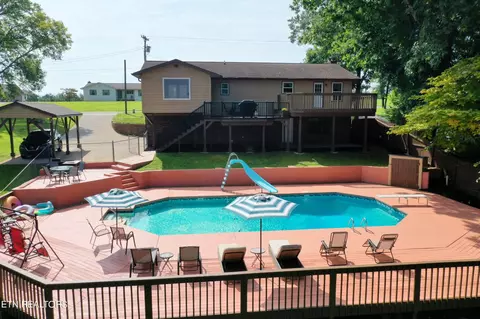 2713 Clover Hill Ridge Rd, Maryville, TN 37801