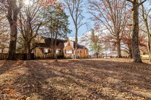 597 W Hunt Rd, Alcoa, TN 37701