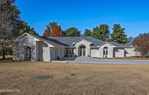 880 Westgate Dr, Alcoa, TN 37701