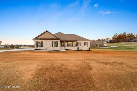 768 Majestic Mtns Blvd, Walland, TN 37886