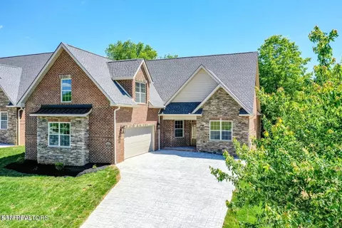 1556 Tsuga Dr, Alcoa, TN 37701