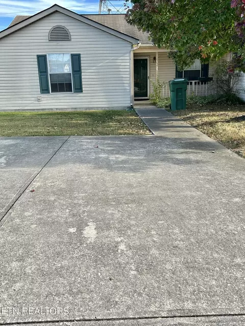 602 Ravencrest Dr, Maryville, TN 37801