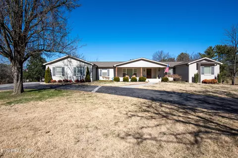 1119 Greenfield Dr, Maryville, TN 37803
