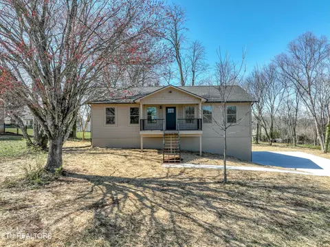 2735 Cansler Dr, Maryville, TN 37801
