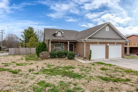 530 Merritt Rd, Maryville, TN 37804
