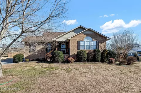 5556 Brandon Park Dr, Maryville, TN 37804