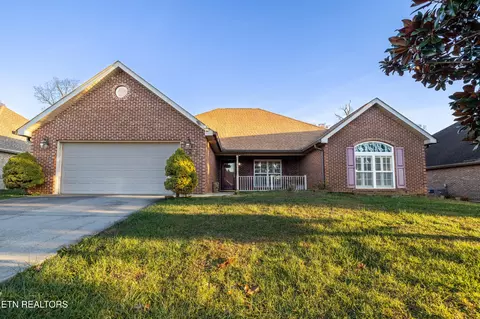 1954 Emma Ln, Maryville, TN 37803