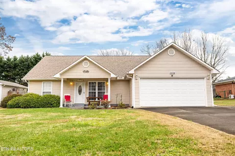 2834 Westover Dr, Maryville, TN 37803