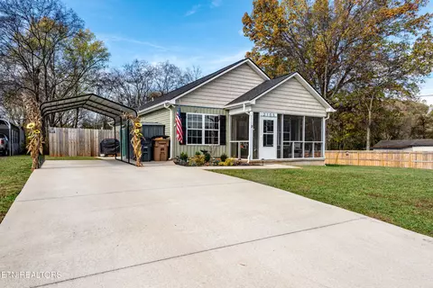 2105 Sunny Ln, Knoxville, TN 37912