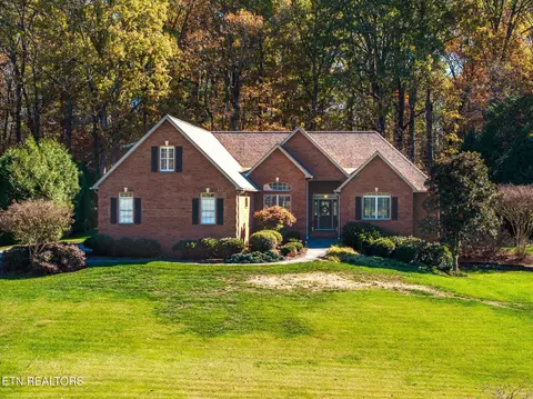 510 Cypress Dr, Maryville, TN 37803