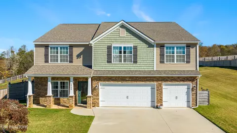 2938 Sagegrass Dr, Louisville, TN 37777