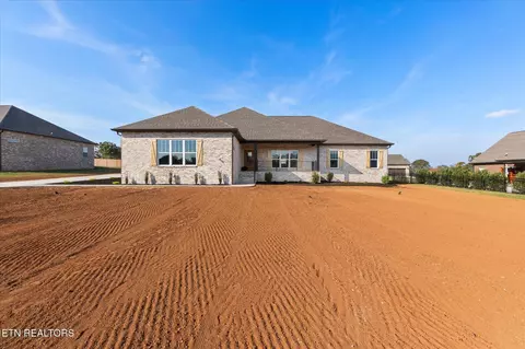506 Bainbridge Dr, Walland, TN 37886