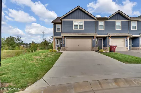 1622 Mountain Quail Cir, Maryville, TN 37801