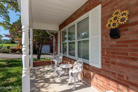 2743 Monte Vista Dr, Maryville, TN 37803
