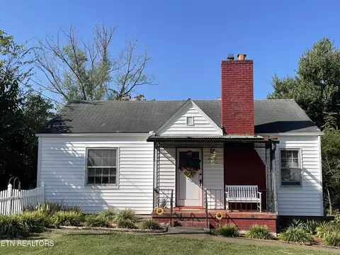 2635 Orton Dr, Maryville, TN 37804