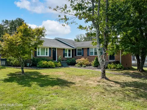 721 Mount Carmel Ln, Maryville, TN 37801