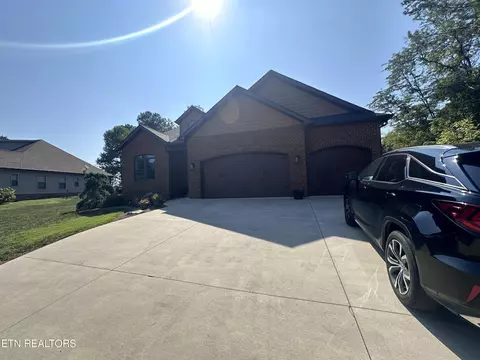 305 Southshore Dr, Greenback, TN 37742