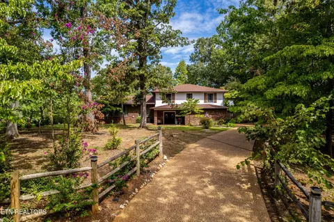 3157 Fairoaks Dr, Maryville, TN 37803