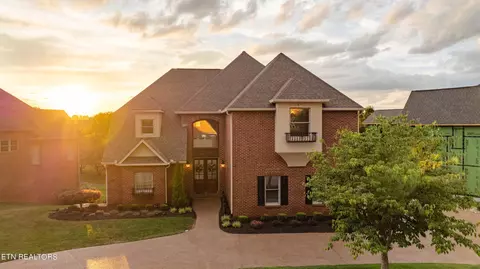 250 Savannah Park Dr, Maryville, TN 37803