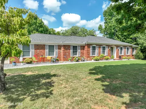 323 Kenmark Dr, Maryville, TN 37803