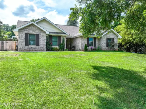 1334 Chesty Puller Cir, Maryville, TN 37803