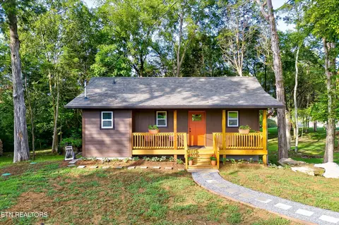 137 Cedar Crest Ln, Friendsville, TN 37737