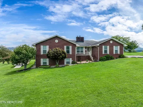3802 Countryside Ct, Maryville, TN 37804
