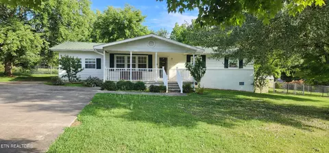 2475 Pinecrest Cir, Lenoir City, TN 37772