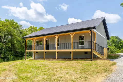 417 Clover Hill Rd, Maryville, TN 37801