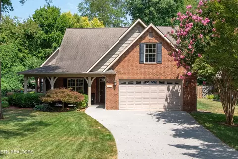 1211 Sterling Ave, Maryville, TN 37803