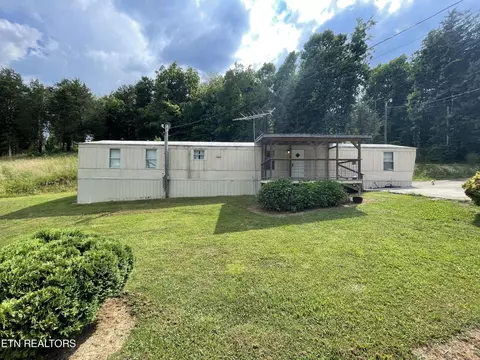 135 Cedar Ln, Vonore, TN 37885