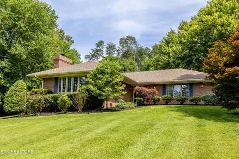 1513 Dunbarton Dr, Maryville, TN 37803