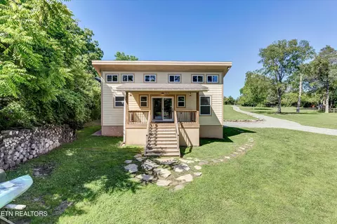 141 Cedar Crest Ln, Friendsville, TN 37737