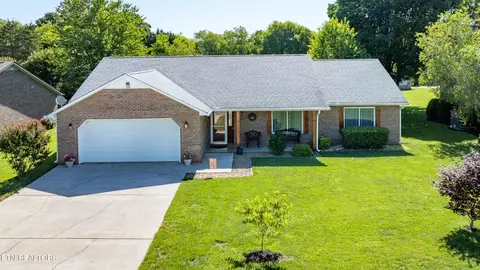 1918 Raulston View Dr, Maryville, TN 37803
