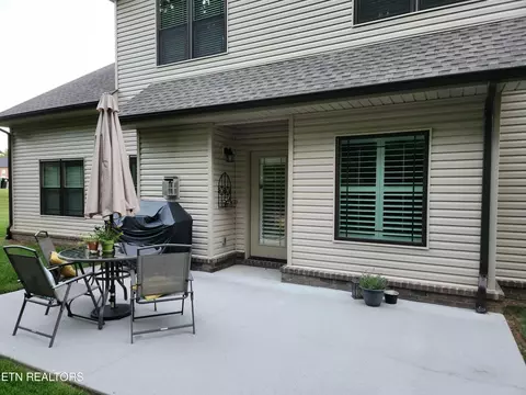 776 Old Hickory Ln, Lenoir City, TN 37772