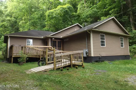 2356 Lachula Ln, Seymour, TN 37865