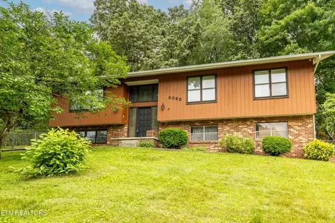9025 Shallowford Rd, Knoxville, TN 37923