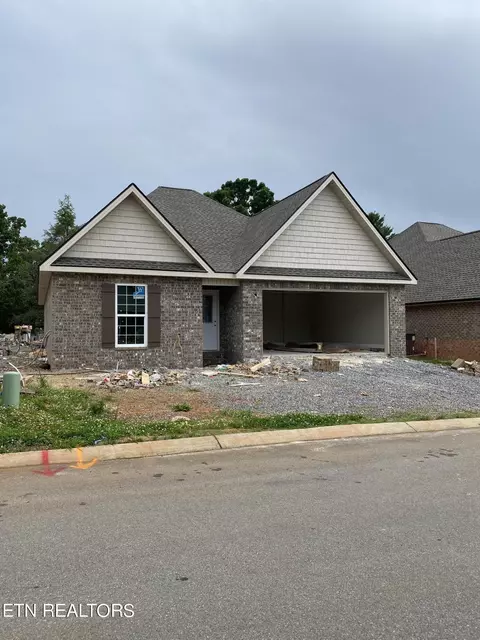 162 Sand Hills Dr, Maryville, TN 37801