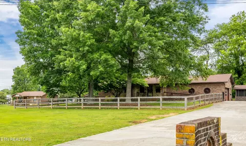 606 Dotson Memorial Rd, Maryville, TN 37801