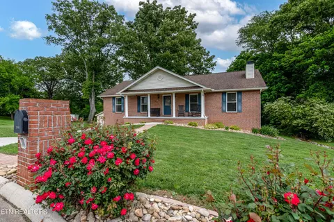 3690 Deerstone Dr, Maryville, TN 37801