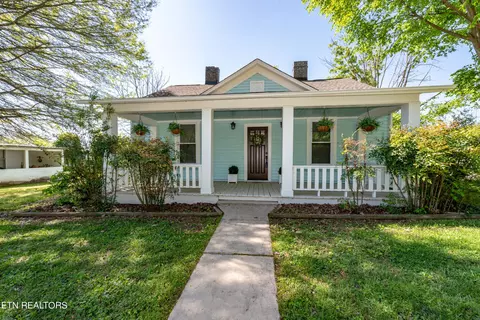 1215 Monroe St, Sweetwater, TN 37874